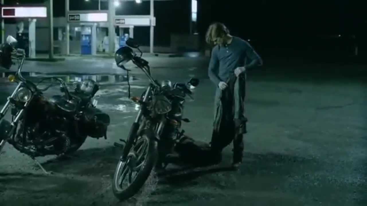 Doupě vlků (Lucas Till,Stephen McHattie,John Pyper Ferguson 2014 Horor Akční) Cz dabing mkv