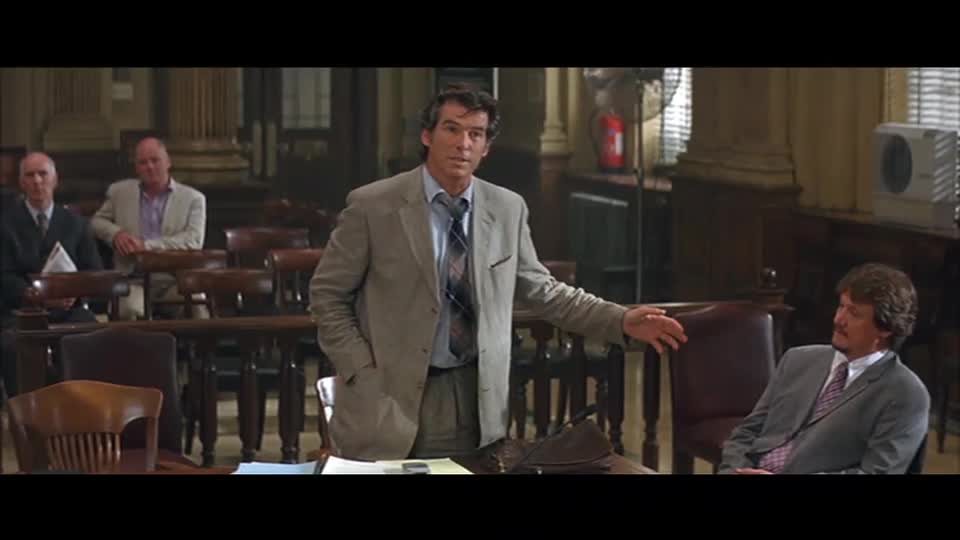 Zákon přitažlivosti (Pierce Brosnan,Julianne Moore,Michael Sheen 20004 Komedie Romantický Bdrip 1080p ) Cz dabing mp4