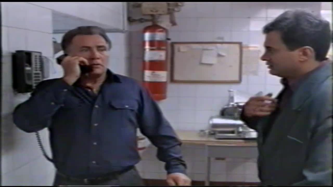 Zásah (James Marshall Martin Sheen Alanna Ubach 1994 Komedie Drama) Cz dabing mkv