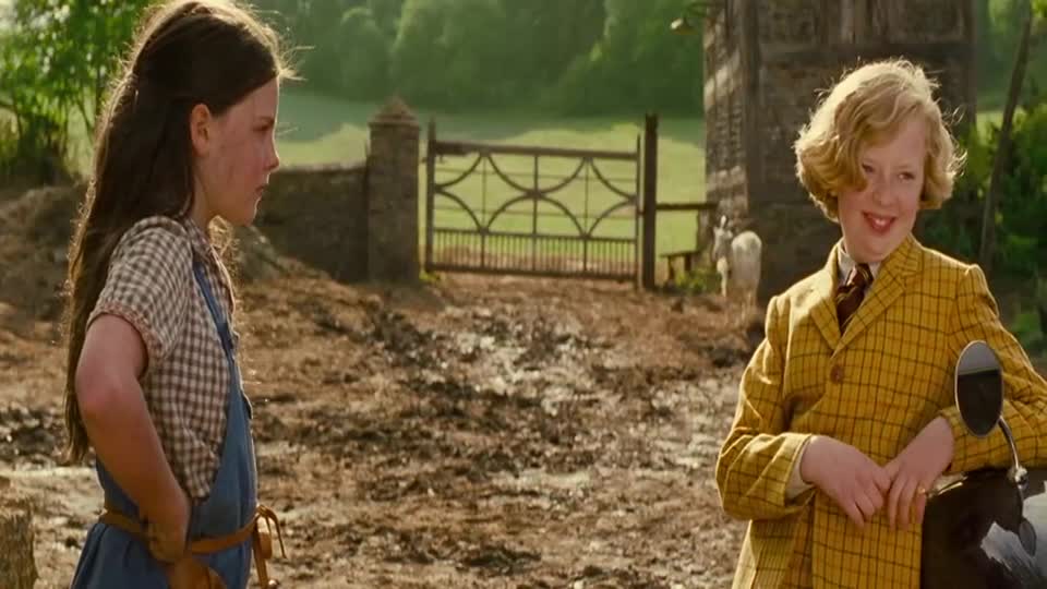 Kouzelná chůva a Velký třesk (Emma Thompson Maggie Gyllenhaal Ralph Fiennes Ewan McGregor 2010 Komedie Rodinný Fantasy) Cz dabing mp4